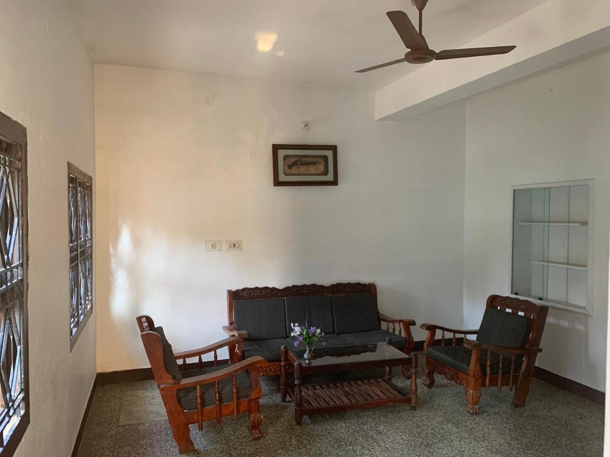 Hotel Caveri Inn Madikeri Ngoại thất bức ảnh
