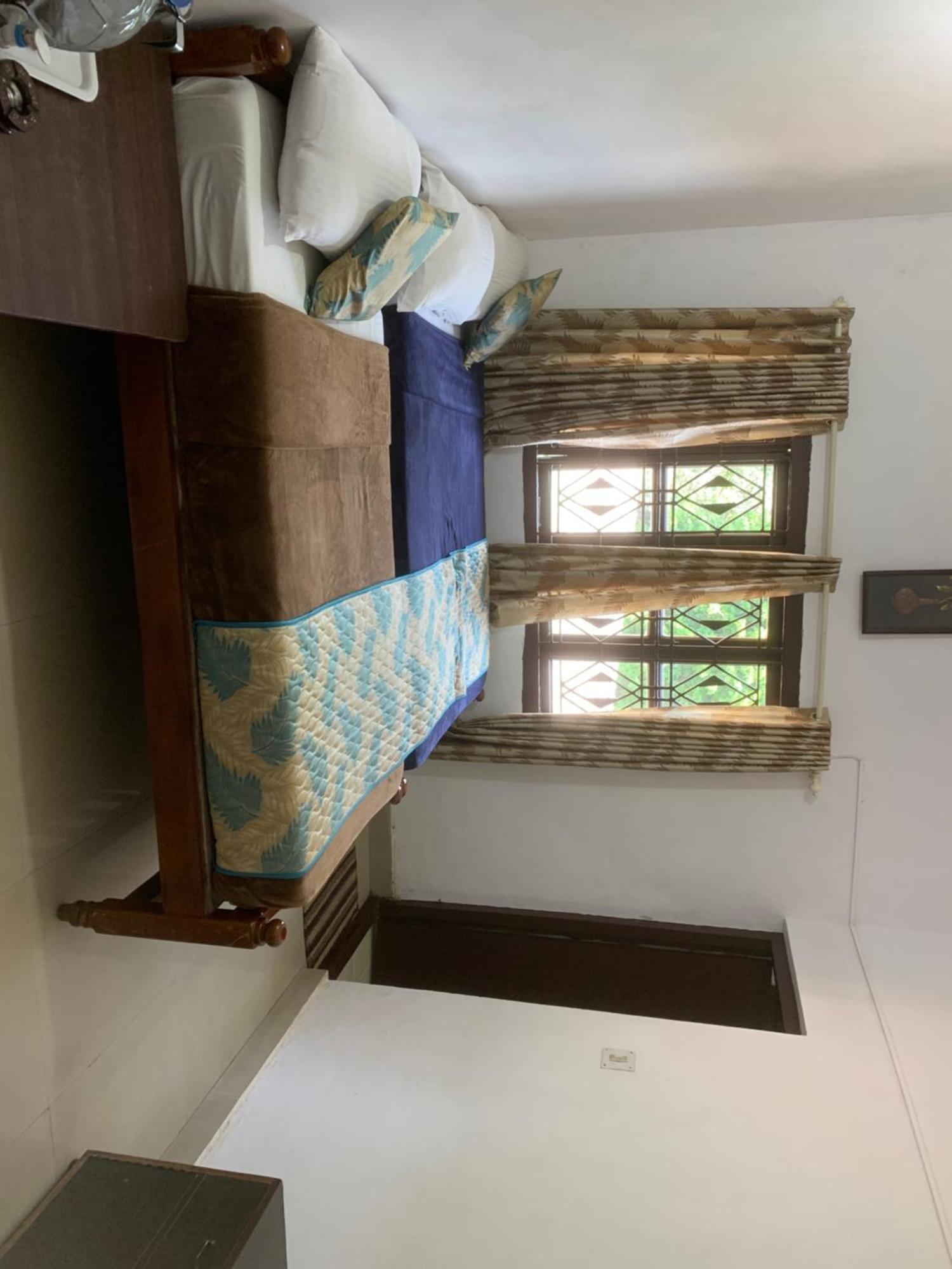 Hotel Caveri Inn Madikeri Ngoại thất bức ảnh