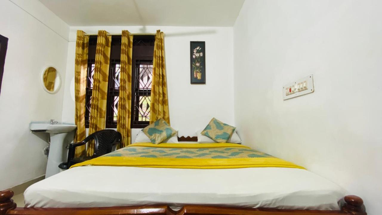 Hotel Caveri Inn Madikeri Ngoại thất bức ảnh