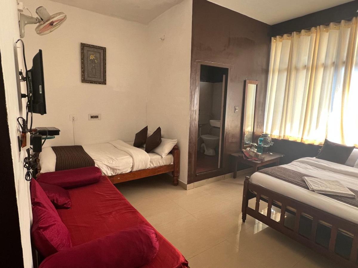 Hotel Caveri Inn Madikeri Ngoại thất bức ảnh