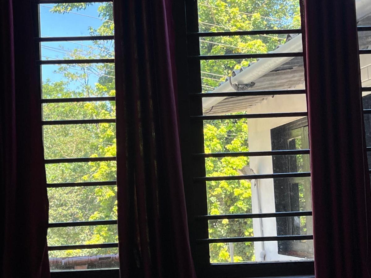 Hotel Caveri Inn Madikeri Ngoại thất bức ảnh